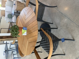 Table & 4 chairs